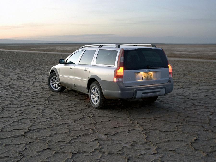  Volvo XC70 2005 года  (US) (фото 4 из 30)